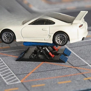 1:64 Diorama Lifter Scene Shop Automotive Lifter Display Maintenance Model - Picture 1 of 7