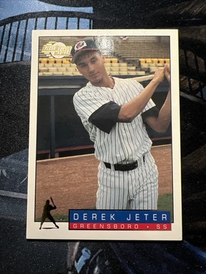 1993-94 Fleer Excel - Derek Jeter #106 Yankees Greensboro Hornets NYY NM+ - Image 1 of 4