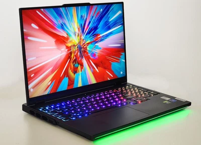 Lenovo Legion Pro 7 16IRX8 - 16" Gaming i9-13900HX 1TB SSD 32GB NVidia RTX 4070 - Bild 1 von 4