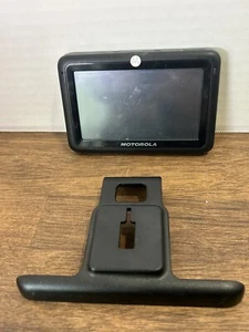 Motorola MOTONAV TN30 4.3-Inch Bluetooth Portable GPS Navigator-Working - Picture 1 of 5