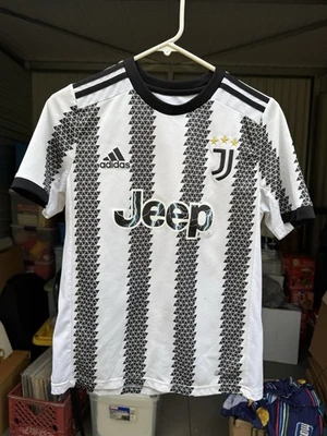 Camiseta deportiva de fútbol local blanca Juventus Jeep Lightning 2022 Adidas juvenil 13/14 Ronaldo Foto 1 de 4