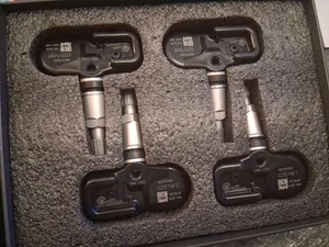 Tire Pressure Monitoring System Set (TPMS) PMV-C010 1651121AD2 02574F0 - Picture 1 of 2