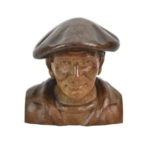Vintage geschnitzte Nussbaumskulptur Büste des Mannes in Chapeau von Herve Guegueniat - Bild 1 von 10