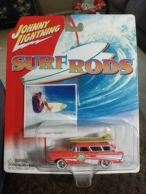 Johnny Lightning Surf Rods 1957 Chevy Nomad 2003 campana de apertura de tarjeta recta limpia Foto 1 de 4