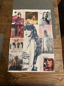 Taylor Swift Tapiz Bandera Tela Colgante de Pared 18”x12” Álbum Collage - Imagen 1 de 8