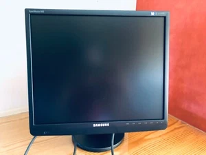 SAMSUNG ÉCRAN PC - SyncMaster 943 BM couleurs - sur pied - 48 cm diagonale . - Photo 1/9