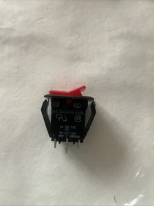 Interruptor rojo de encendido/apagado de montaje en panel Carling 610 620 8A 125 VCA (cada uno) - Imagen 1 de 5