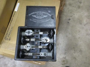 Muy bonito juego de herramientas de aviación de aluminio con cuentas manuales Parker 416 vintage en caja de madera - Imagen 1 de 9