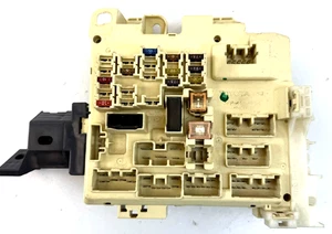Caja de fusibles interior bloque de conexiones de fusibles cabina OEM 98-03 NUEVO EN CAJA - Imagen 1 de 7