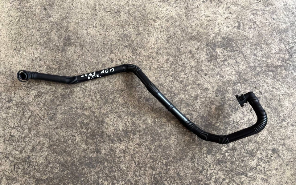 Tubo de conexión manguera Audi A4 B5 V6 tubo 078133817E bomba de aire secundaria Foto 1 de 4