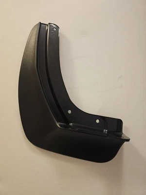 1X NEW GENUINE SKODA KAROQ  REAR MUDFLAP N/S LH LEFT 2022- 2026 57A821821B 9B9 - Image 1 of 3