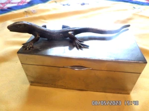 ALTE BRONZE EIDECHSE auf VERNICKELTER/VERSILBERTER? SCHATULLE - Bild 1 von 8