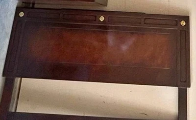 Marco de cama tamaño completo colección Mandarin de White Furniture Foto 1 de 3