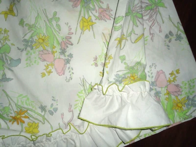 VINTAGE UTICA RAPTURE BUTTERFLIES LILLIES YELLOW PINK FLORAL (1) FULL FLAT SHEET - Image 1 of 4