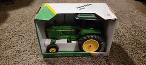 Tractor Ertl John Deere 4040 1999 escala 1/16 #5133 nuevo en caja - Imagen 1 de 7