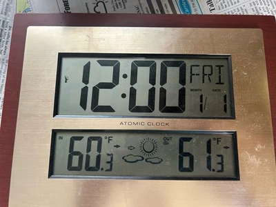 La Crosse Technology Atomic Digital Clock - Image 1 of 3