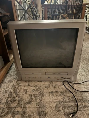 Magnavox MSD520FE 20’’ Flat Screen CRT TV Monitor Gaming DVD Combo RCA TESTED - Image 1 of 2