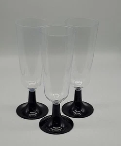 30 x Clear Plastic Party Champagne Flutes Glasses with a Black Base 150ml - Picture 1 of 5