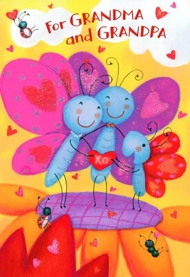 Linda Tarjeta del Día de San Valentín PARA ABUELA Y ABUELO, Familia Mariposa por Hallmark +✉ Foto 1 de 4