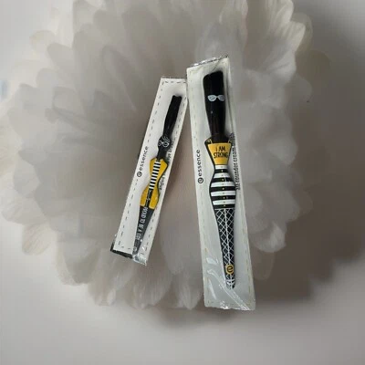 2x essence GIRL SQUAD 01 ANGLED ANGIE Eye Brush & 01 FLAWLESS FONDA Cream Brush - Bild 1 von 3