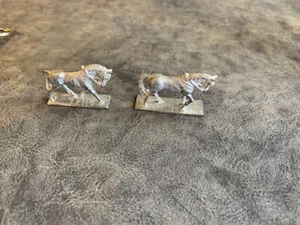 2 vintage miniature pewter horses - Picture 1 of 2