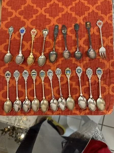 19 Vintage Souvenir Demitasse Spoons From Areas Around The Country Of Finland - Picture 1 of 16