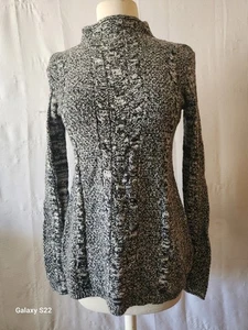 Gap Womens Gray And White Long Sleeve Knit Sweater Size Medium - Picture 1 of 12