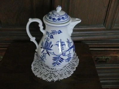 1 Kaffeekanne für 6   Personen Zwiebelmuster  Dubi Cezchoslovakia - Bild 1 von 4