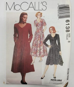 McCalls 6138 Misses ABITO principessa cucitura bottoni modello cucito tg 8 - Foto 1 di 3