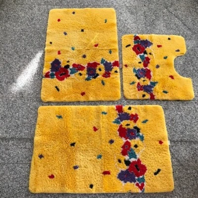 2x Badezimmerteppich + 1x WC-Umrandung mit Ausschnitt, gelb, Marke „Meusch“ - Bild 1 von 4