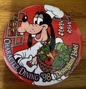 “Disneyland Hotel Goofy’s Kitchen” Pin back button 1998 Character Dining - Picture 1 of 1
