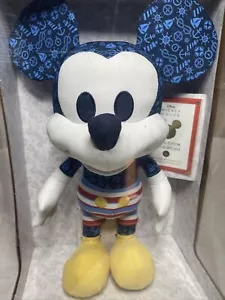 Disney Jahr der Maus August Captain Mickey Mouse Plüschtier Amazon Limit Edition. - Bild 1 von 5