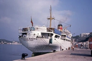 Villa De Madrid Puerto Mahón Menorca Crucero Ocean Liner 35mm Slide 1977 R42 - Imagen 1 de 3