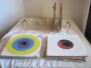 22 45 U/min Vinyl Schallplatten und Draht Ständer Halter Posten - Bild 1 von 3