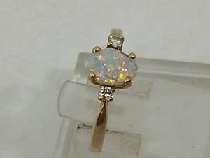 14k Yellow Gold Ring with an Opal and Small Diamonds Beautiful Vintage - Picture 1 of 13