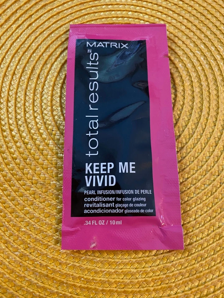 Matrix Total Results Keep Me Vivid Conditioner Sample Size - Image 1 of 1