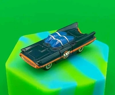 Micro Machines Blue Ford Lincoln Futura Concept Car Hasbro 2004 - Image 1 of 4