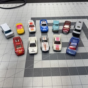 Hot Wheels & Die-Cast Vintage Konvolut 12 Autos! Ferrari Lamborghini Corvette!! - Bild 1 von 10