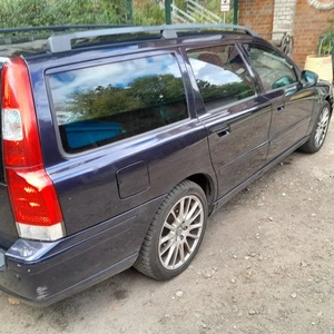 Volvo V70 Kombi, ATM, Klima, Leder dkl. blau - Bild 1 von 21