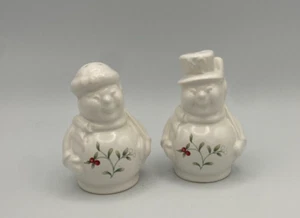 Pfaltzgraff Winterberry Snowman Salt and Pepper Shaker Set Holly Berry Christmas - Picture 1 of 2