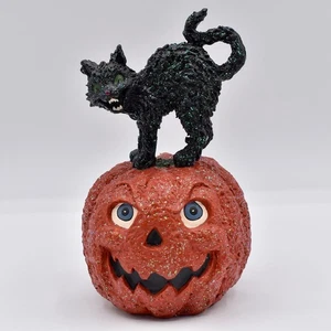 Figura de gato arqueado escoba sobre calabaza (709816) Linda Lindquist Baldwin - Imagen 1 de 7