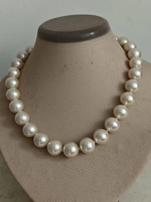 Superb Majorica Glass Large 15mm Pearls Necklace Gold Over 925 Silver Clasp VTG - Image 1 of 4