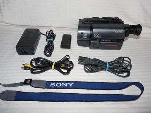 Sony PAL CCD-TRV15E PAL HI8 8mm Video8 Camcorder VCR Player Video Transfer - Picture 1 of 6