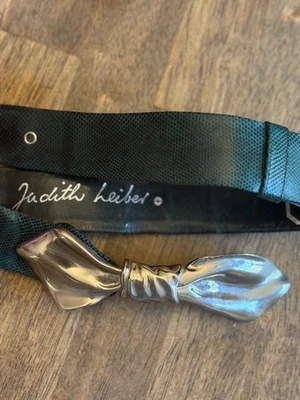 Judith Leiber Cinturón Vintage Piel de Serpiente con Hebilla de Lazo Plateado Foto 1 de 2