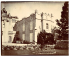 France, Breuil-Chaussée, Château de Blanchecoudre, Cour intérieure  vintage citr