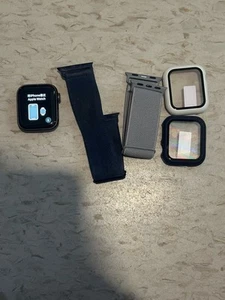 Apple Watch Series SE 40mm Aluminium Noir - Photo 1 sur 8