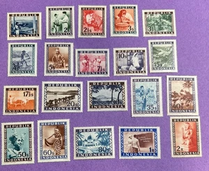Indonesien 1949 - MH Scott 30-49. Verschiedene Szenen. Teilset. - Bild 1 von 2
