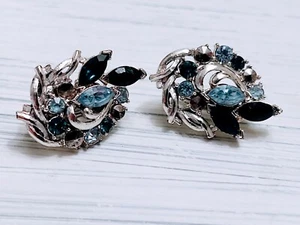 Vintage Coro Blue Trio  Rhinestone Silver Clip-on Earrings Beautiful! - Picture 1 of 6