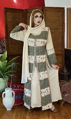Off-White and Green Embroidered Arabic Kaftan Dress - Image 1 of 4