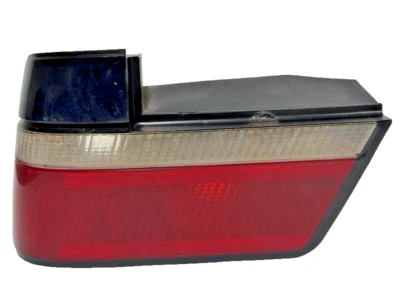Conjunto de luz trasera izquierda Ford Escort 1985-88 Htbk GT Foto 1 de 4